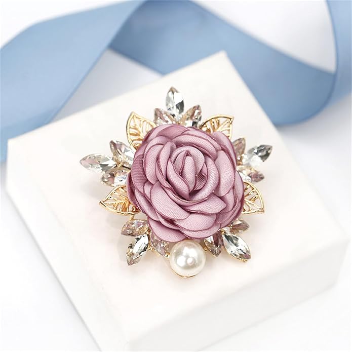 QLUYCKW Rose Flower Brooch Pin for Women Fashion Dainty Gold Plated 3D Red Roses Floral Crystal Brooch Pin Birthday Dress Suit Accessories Jewelry