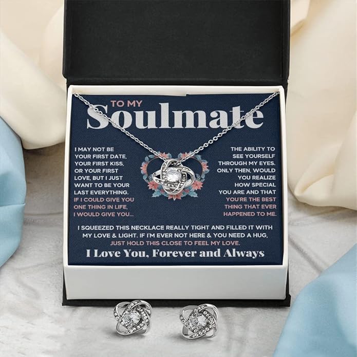 Couples Gifts Necklace To My Soulmate Necklace Birthday Christmas Jewelry Romantic Gifts For My Wife with Message Card Box Personalized Gift Present Pendant for Future Wife Soulmate Girlfriend
