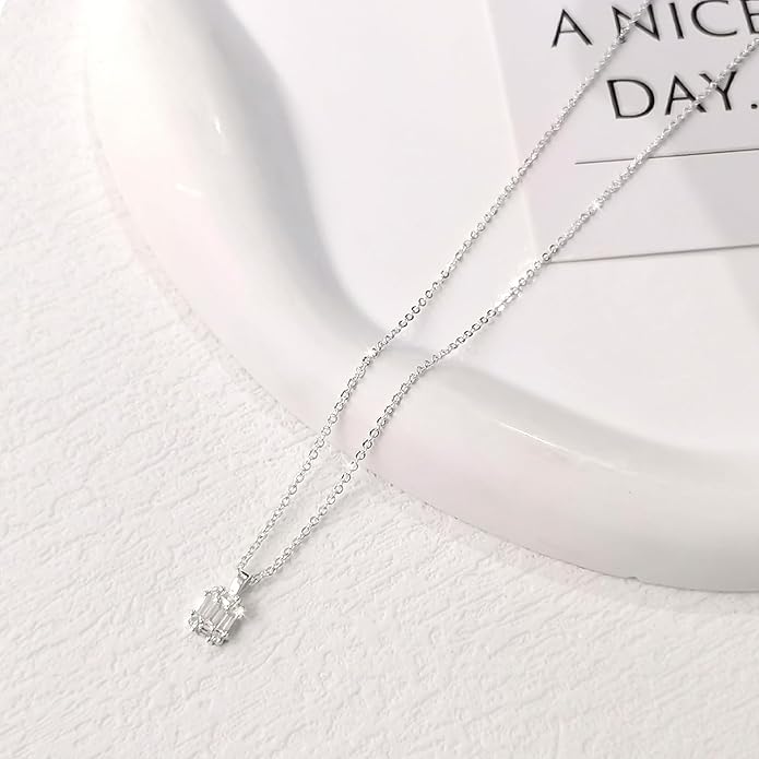 Zeffy Diamond Necklaces for Women, Dainty Gold Necklace 18k Gold Plated Layered Necklaces Simple Gold CZ Diamond Pendant Necklaces for Women Trendy Jewelry Gifts for Girls