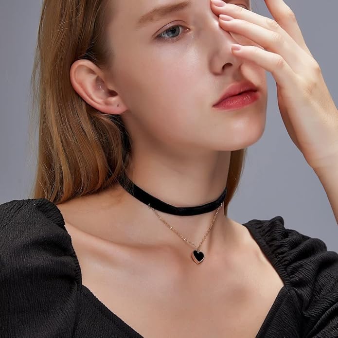 Black Choker Necklaces for Women 90s Red Black Velvet Choker Necklace Thick Thin Chocker Tube Heart Circle Choker Necklace Lace Tatto Collar Necklace Goth Choker Jewelry
