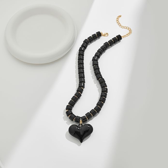 YUJIE Chunky Heart Penadnt Necklace for Women- Exaggerated Statement Puff Heart Necklace with Acrylic Beaded Chain