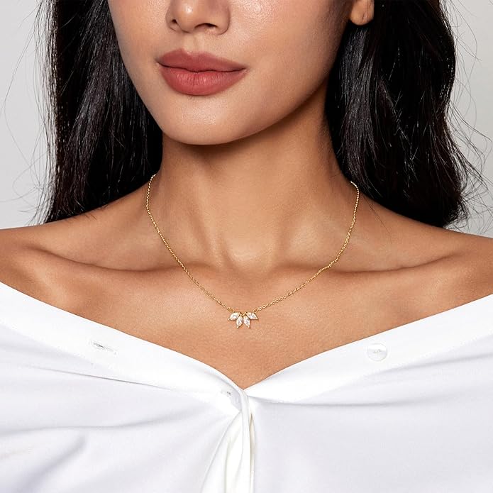 Zeffy Diamond Necklaces for Women, Dainty Gold Necklace 18k Gold Plated Layered Necklaces Simple Gold CZ Diamond Pendant Necklaces for Women Trendy Jewelry Gifts for Girls