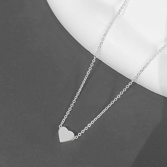 Cute Heart Necklace Dainty 18k Gold Plated Tiny Heart Pendant Choker Necklaces Small Gold Love Open Heart Chain Necklace for Women Simple Gold Necklace for Women Trendy Jewelry