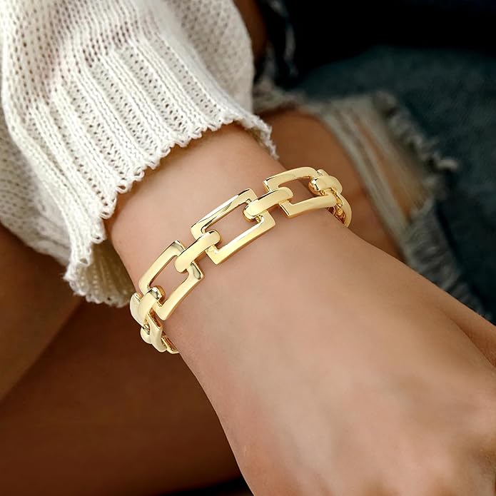 Gold Cuff Bracelets for Women 18K Gold Plated Geometric Aesthetics Design - Adjustable Stylish Chunky Gold Bracelet, Premium Quality Women’s Jewelry Gifts for Her