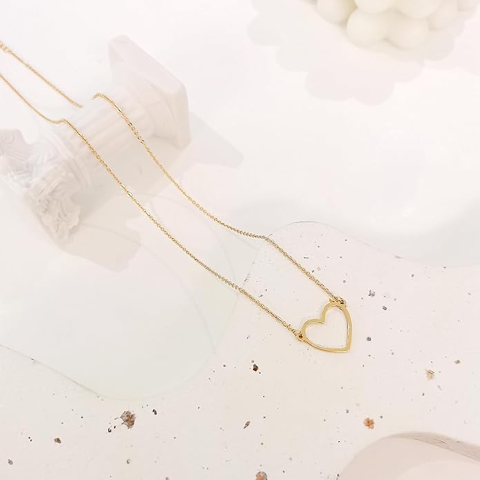 Cute Heart Necklace Dainty 18k Gold Plated Tiny Heart Pendant Choker Necklaces Small Gold Love Open Heart Chain Necklace for Women Simple Gold Necklace for Women Trendy Jewelry