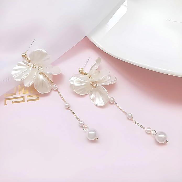 Seashell Pearl Flower Dangle Earrings for Women - Elegant Double Layer White Freshwater Pearl Bridal Jewelry, Lightweight Sparkly Golden Stud Drop Earrings for Wedding/Beach/Summer Party