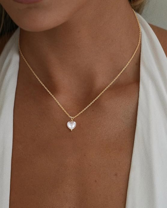 Charm Necklaces for Women,14k Gold Plated Waterproof Dainty Choker Necklace Summer Seashell Pearl Beach Cute Necklaces Set Fashion Jewelry Gift