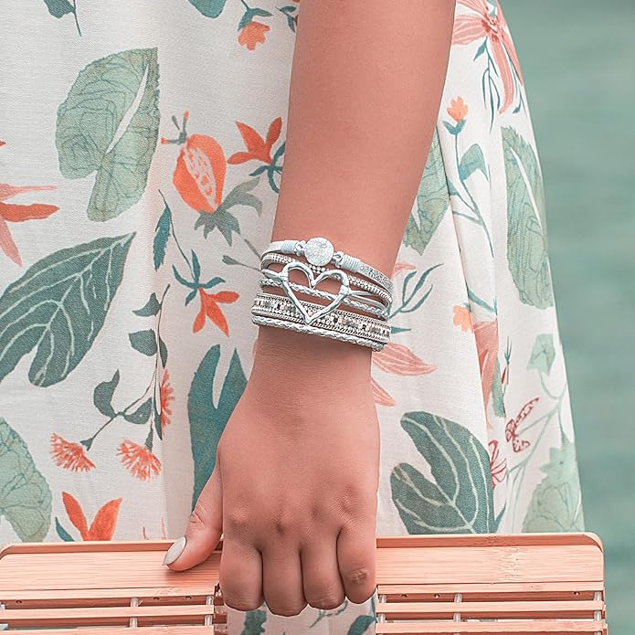 FANCY SHINY Heart Leather Wrap Bracelets Stackable Boho Cuff Bangles Trendy Resin Stone Rhinestone Bracelets with Magnetic Clasp for Women