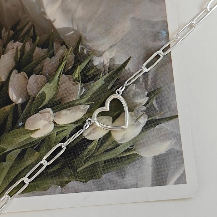 Cute Heart Necklace Dainty 18k Gold Plated Tiny Heart Pendant Choker Necklaces Small Gold Love Open Heart Chain Necklace for Women Simple Gold Necklace for Women Trendy Jewelry