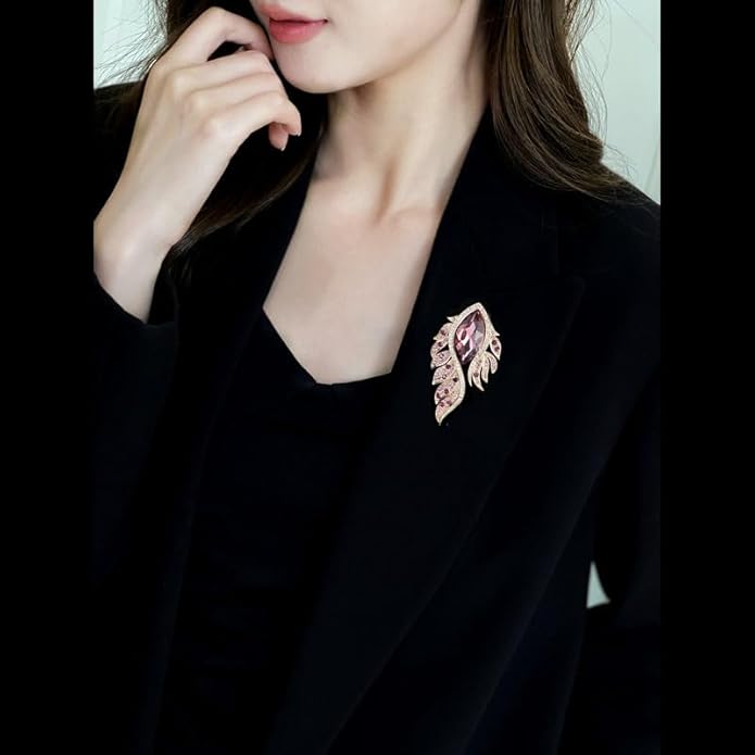 14K Gold Vintage Crystal Feather Brooch, Moissanite Detailing, Chic Statement Pin for Coats and Fashion Ensembles