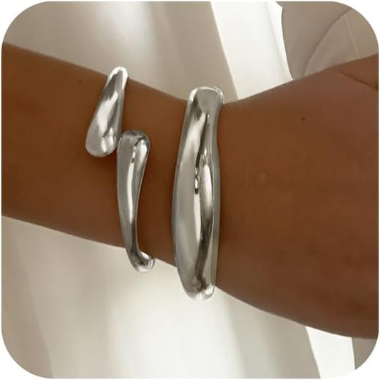 Rainhonor Chunky Gold Bangles Bracelets for Women Gold Cuff Bracelet Set Waterproof Non Tarnish Stack Bracelet for Women Gifts