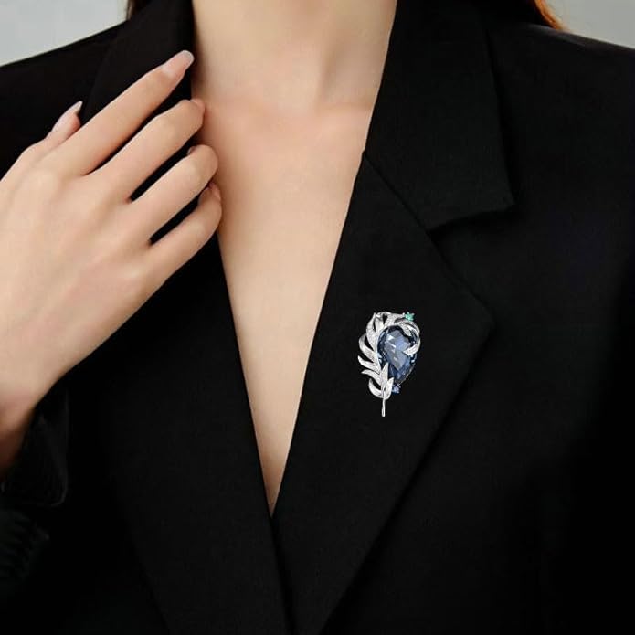 14K Gold Vintage Crystal Feather Brooch, Moissanite Detailing, Chic Statement Pin for Coats and Fashion Ensembles