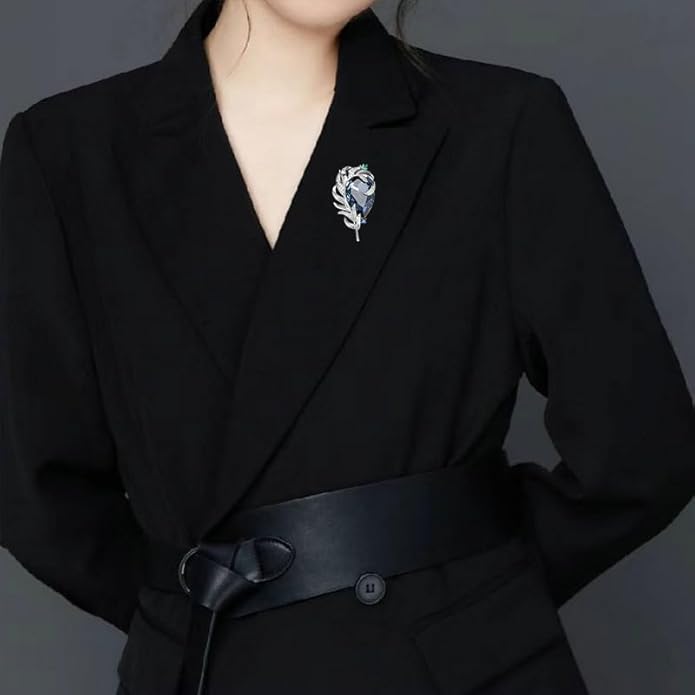 14K Gold Vintage Crystal Feather Brooch, Moissanite Detailing, Chic Statement Pin for Coats and Fashion Ensembles