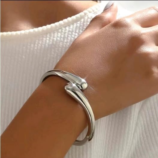 jokcde Chunky Gold/Silver Gold Cuff Bangle Bracelets for Women Trendy Hinged Cuff Open Wide Chunky Gold Bracelet Minimalist Bangle Jewelry Gift