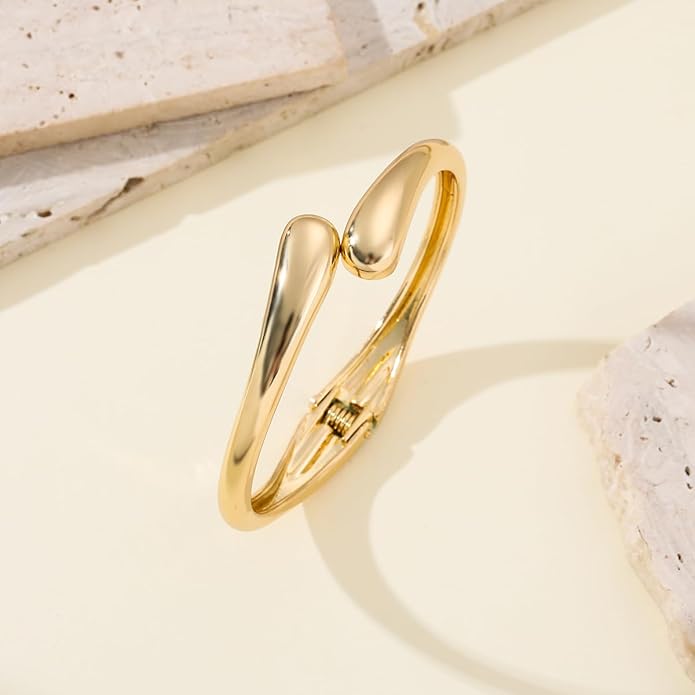 Rainhonor Chunky Gold Bangles Bracelets for Women Gold Cuff Bracelet Set Waterproof Non Tarnish Stack Bracelet for Women Gifts