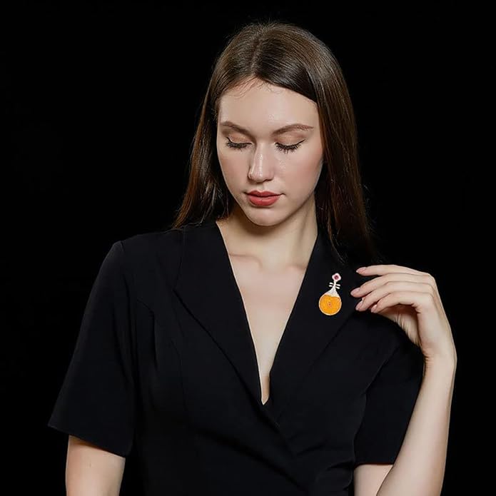 14K Gold Pipa-Shaped Brooch with Moissanite Accents - Elegant Chinoiserie Handcrafted Jewelry, Unique Shawl Pin for Women, Ideal Gift for Birthdays and Special Events
