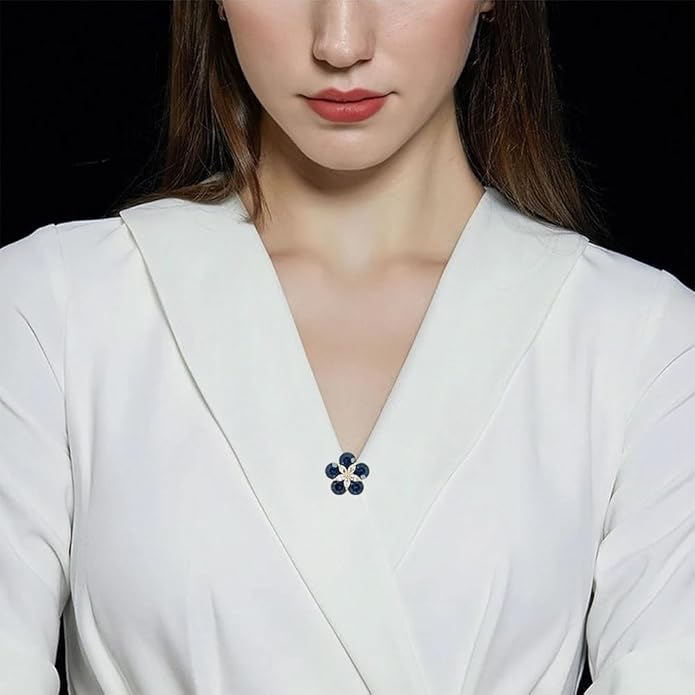 Flower Brooch for Women Girls Flower Rhinestone Brooch Gold Plated Lapel Pin Clothing Accessory Wedding Gift Fashion Jewelry for Mom Wife