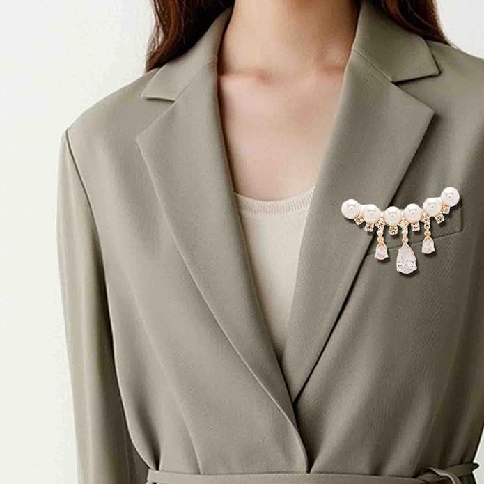 Crystal Pearl Flower Brooches Pins Fashion Beautiful Created Rhinestone Floral Brooch Good Idea for Party Dance Wedding Banquet for Elegant Women Girl