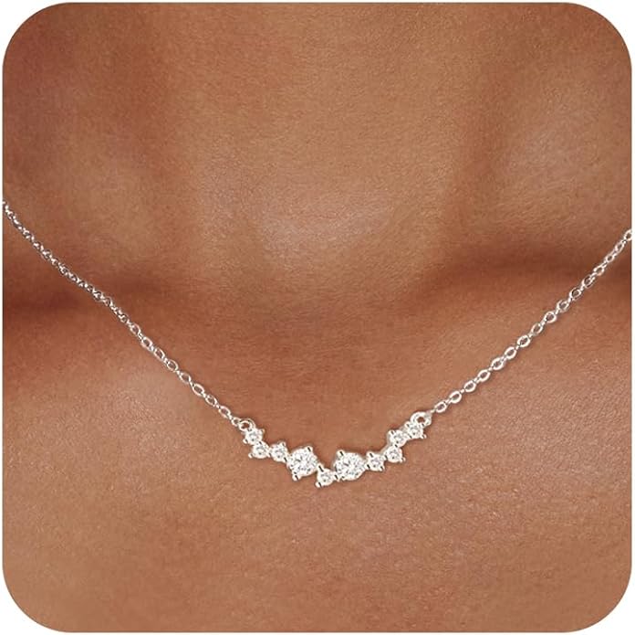Diamond Pendant Necklace for Women, Dainty Gold Necklace 18k Gold Plated Paperclip Choker Necklaces Cute Open Oval Necklaces Simple Gold Necklace Jewelry Gifts for Women Trendy