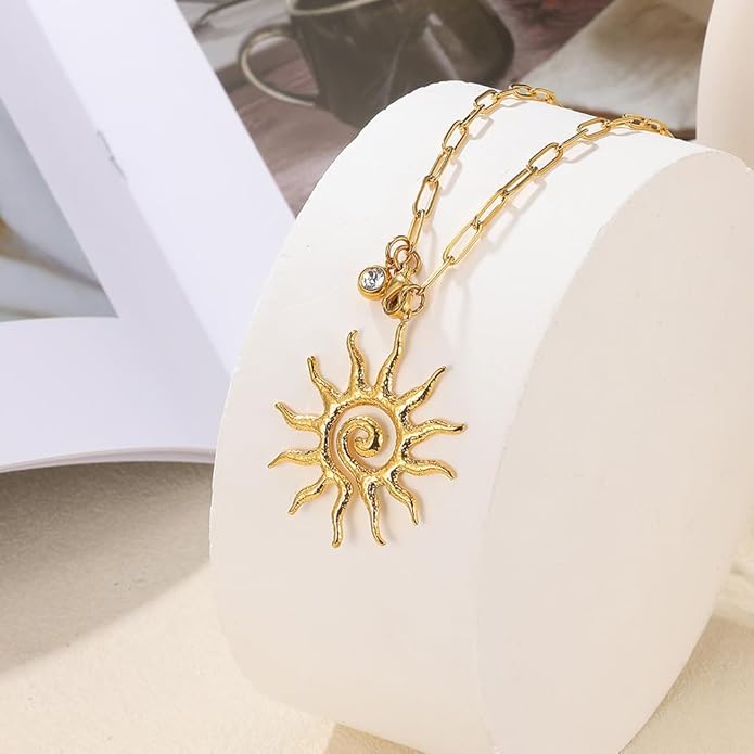 PINK TOWN Sun Necklace for Women Vintage Bohemian Spiral Sun Pendant Necklace Unique Gold Statement Sun Necklace Boho Style Jewelry