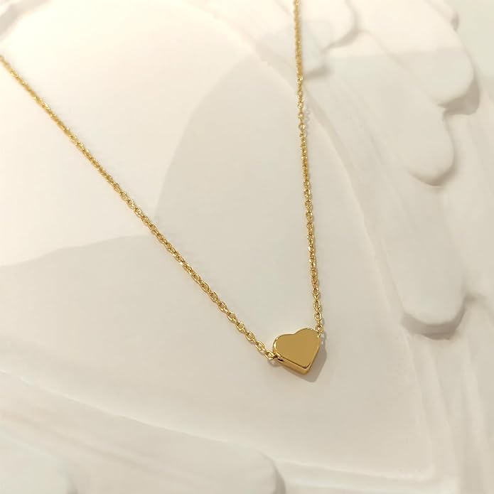 Zeffy Cute Heart Necklace 18k Gold/Silver Plated Tiny Heart Pendant Choker Necklaces Gold Love Heart Chain Necklace for Women Dainty Gold Jewelry Valentines Day Gifts for Women Girls Teen Girls