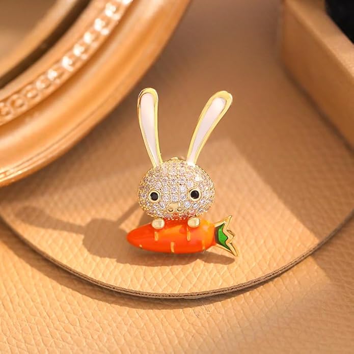 18K Gold Brooch Rhinestone Animal Brooch Pin Elegant Lapel Pin Wedding Jewelry Christmas Gift Dress Accessories for Women