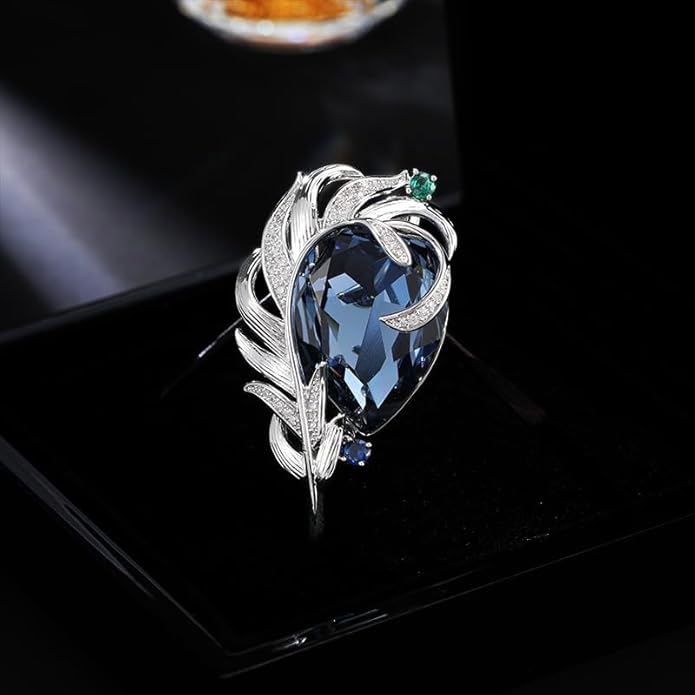 14K Gold Vintage Crystal Feather Brooch, Moissanite Detailing, Chic Statement Pin for Coats and Fashion Ensembles