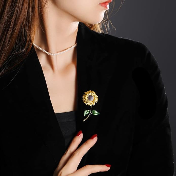 Flower Brooch for Women Girls Flower Rhinestone Brooch Gold Plated Lapel Pin Clothing Accessory Wedding Gift Fashion Jewelry for Mom Wife