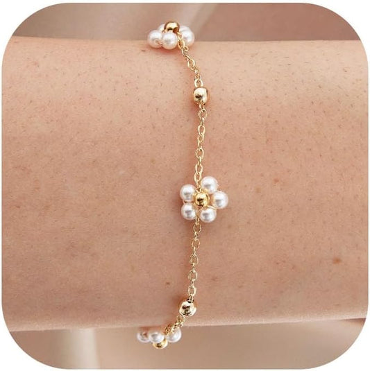 Foxgirl Gold Pearl Bracelets for Women, Freshwater Pearl Bracelet Stack 14K Gold Plated Hand Chain Dainty Flower Bracelets CZ Beaded Bracelets Stackable Trendy Jewelry Gifts for Her