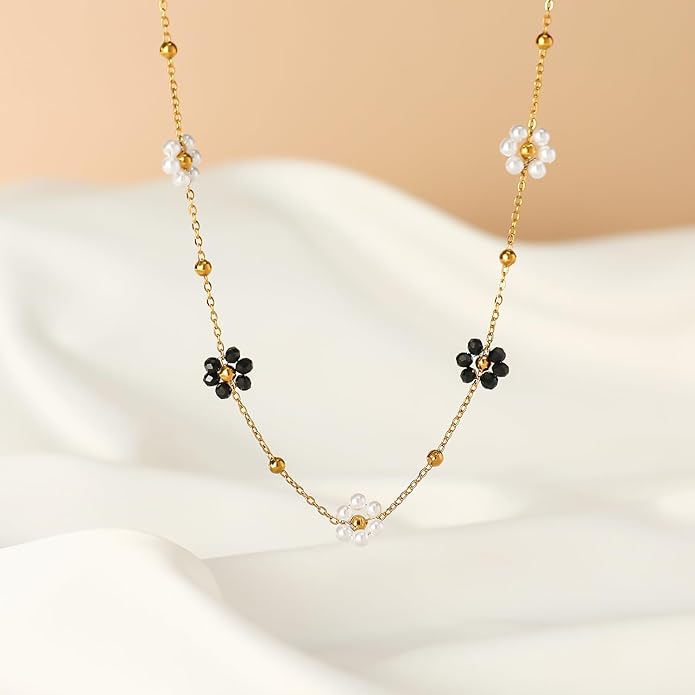 Daisy Pearl Necklaces for Women, Gold Plated Stainless Steel Handmade Flower Choker Jewelry Women Gifts