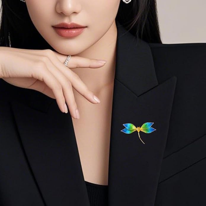 14K Gold Dynamic Dragonfly Brooch with Moissanite Wing Design, A Day-to-Night Transition Accessory, Suitable for Office and Dinner Parties