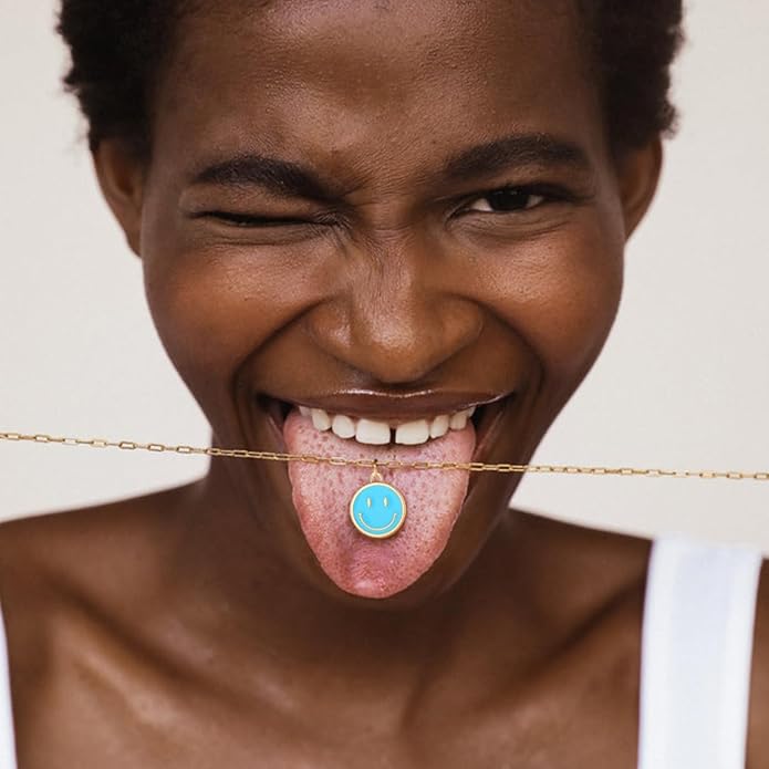 Smile Pendant Necklace Smile Face Chain Necklace Paperclip Necklace Cute Round Pendant Necklace Preppy Jewelry for Women Girls