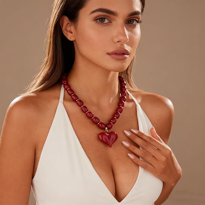 YUJIE Chunky Heart Penadnt Necklace for Women- Exaggerated Statement Puff Heart Necklace with Acrylic Beaded Chain