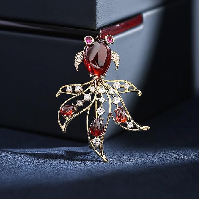 18K Gold Brooch Rhinestone Animal Brooch Pin Elegant Lapel Pin Wedding Jewelry Christmas Gift Dress Accessories for Women