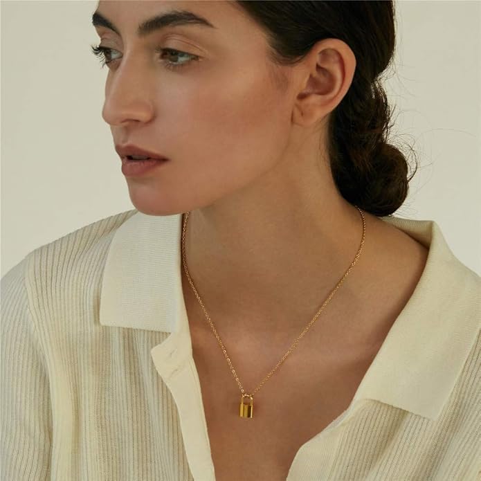 Turandoss Dainty Layered Choker Necklace, Handmade Y Pendant Necklace Multilayer Bar Disc Necklace Adjustable Layering Choker Necklaces for Women