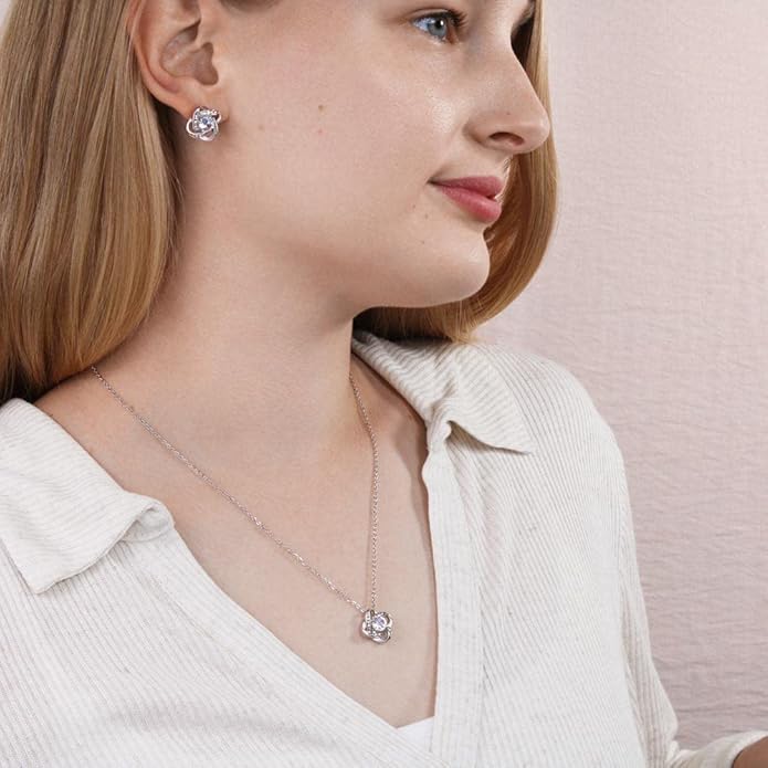 Couples Gifts Necklace To My Soulmate Necklace Birthday Christmas Jewelry Romantic Gifts For My Wife with Message Card Box Personalized Gift Present Pendant for Future Wife Soulmate Girlfriend
