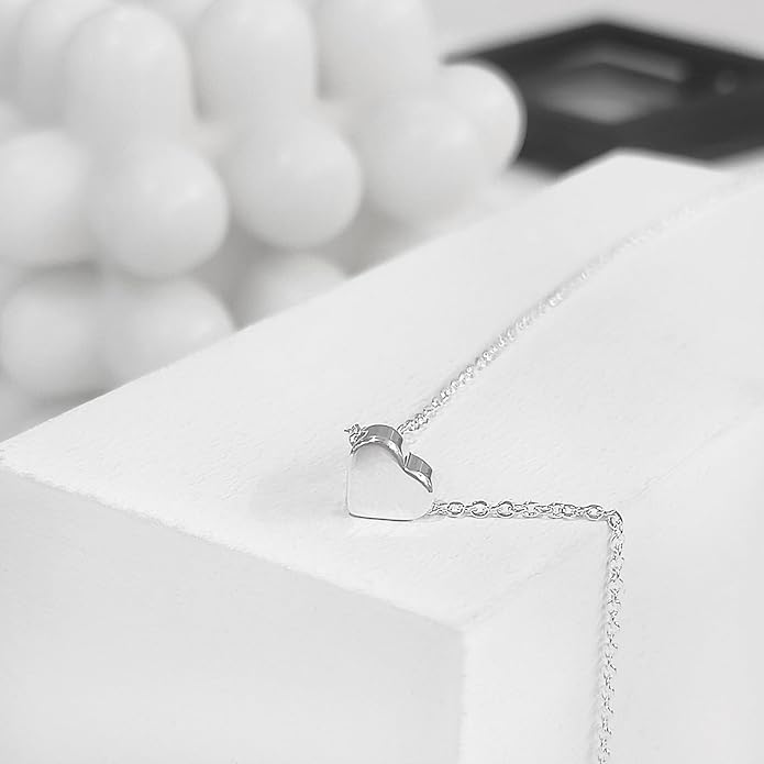 Cute Heart Necklace Dainty 18k Gold Plated Tiny Heart Pendant Choker Necklaces Small Gold Love Open Heart Chain Necklace for Women Simple Gold Necklace for Women Trendy Jewelry