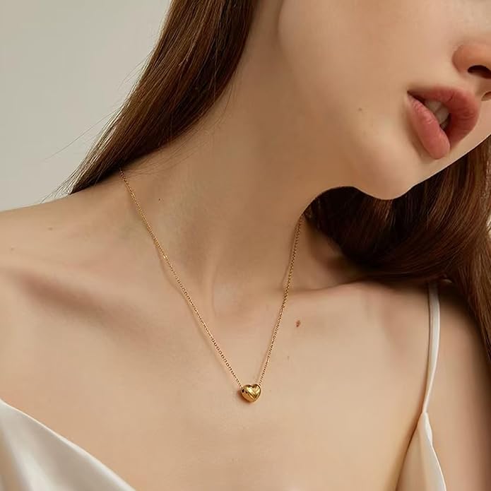 Zeffy Dainty Gold Heart Necklace for Women Trendy 14K Gold/Silver Plate Cute Heart Pendant Choker Necklaces Gold Love Heart Chain Necklace for Women Dainty Gold Jewelry Gifts for Women