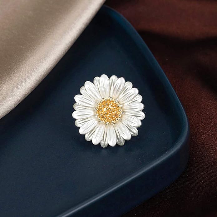 HUJUON Daisy Flower Brooch Pin for Women. Yellow Sunflower Collar Pin Chrysanthemum Brooch Coat Hat Sweater Accessories