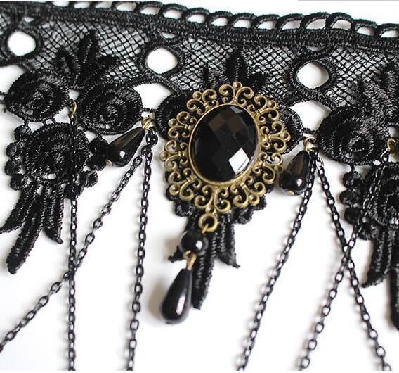 Black Lace Choker Necklace for Women Gothic Crystal Necklace Goth Collar Choker Necklaces Vintage Victorian Necklaces Halloween Costume Accessories