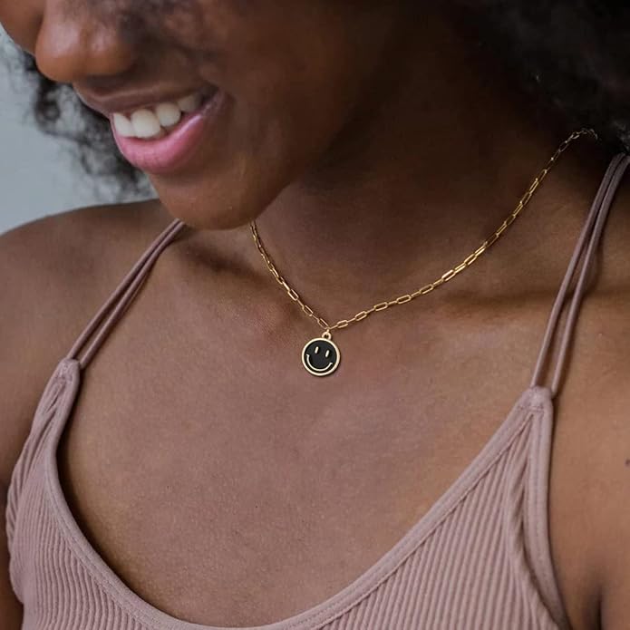 Smile Pendant Necklace Smile Face Chain Necklace Paperclip Necklace Cute Round Pendant Necklace Preppy Jewelry for Women Girls