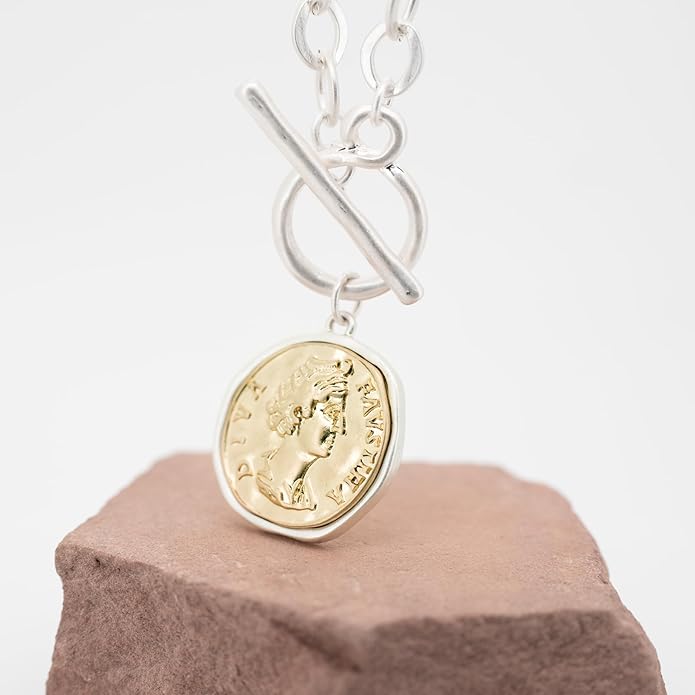 Chunky Gold Coin Pendant Necklace Trendy Layered Statement Chain for Women, Antique Toggle Design with Thick Link, Fashionable Necklaces for Women