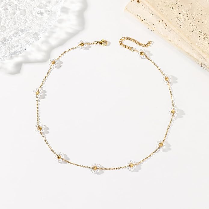 Daisy Pearl Necklaces for Women, Gold Plated Stainless Steel Handmade Flower Choker Jewelry Women Gifts