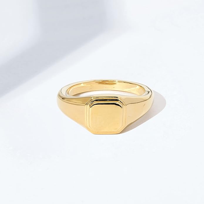 Amazon Essentials 14K Plated Sterling Silver Round Signet Ring