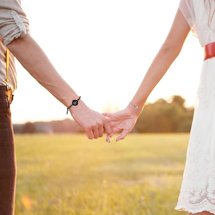 PULOMI Long Distance Touch Bracelets, Vibration & Light up Remote Smart Matching Couples Bracelet for Couple Long Distance Relationship Girlfriend Boyfriend Festival Gifts Lover Jewelry Set