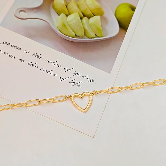 Cute Heart Necklace Dainty 18k Gold Plated Tiny Heart Pendant Choker Necklaces Small Gold Love Open Heart Chain Necklace for Women Simple Gold Necklace for Women Trendy Jewelry