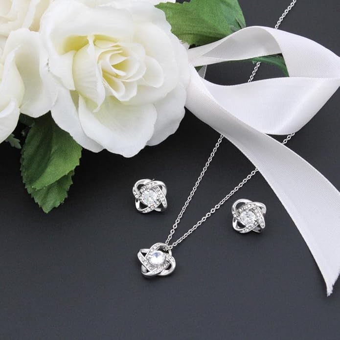 Couples Gifts Necklace To My Soulmate Necklace Birthday Christmas Jewelry Romantic Gifts For My Wife with Message Card Box Personalized Gift Present Pendant for Future Wife Soulmate Girlfriend