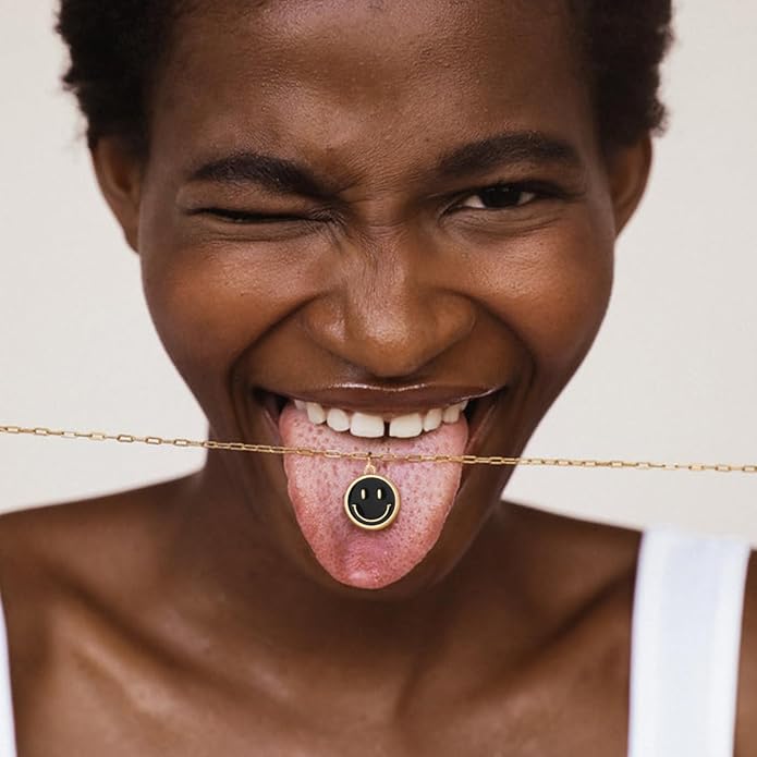 Smile Pendant Necklace Smile Face Chain Necklace Paperclip Necklace Cute Round Pendant Necklace Preppy Jewelry for Women Girls
