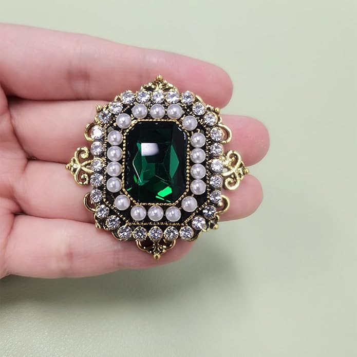 Antique Rhinestone Brooch Pin for Women Girls Gold Tone Vintage Baroque Rectangle Crystal Shell Pearl Boho Victorian Style Brooches Lapel Pins Elegant Wedding Christmas Festival Ornament Jewelry Gift