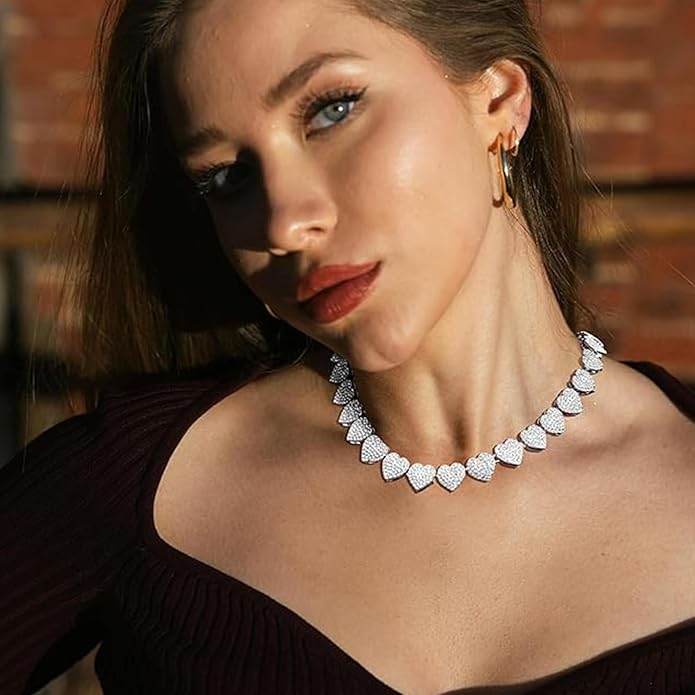 Zeffy Dainty Gold Heart Necklace for Women Trendy 14K Gold/Silver Plate Cute Heart Pendant Choker Necklaces Gold Love Heart Chain Necklace for Women Dainty Gold Jewelry Gifts for Women